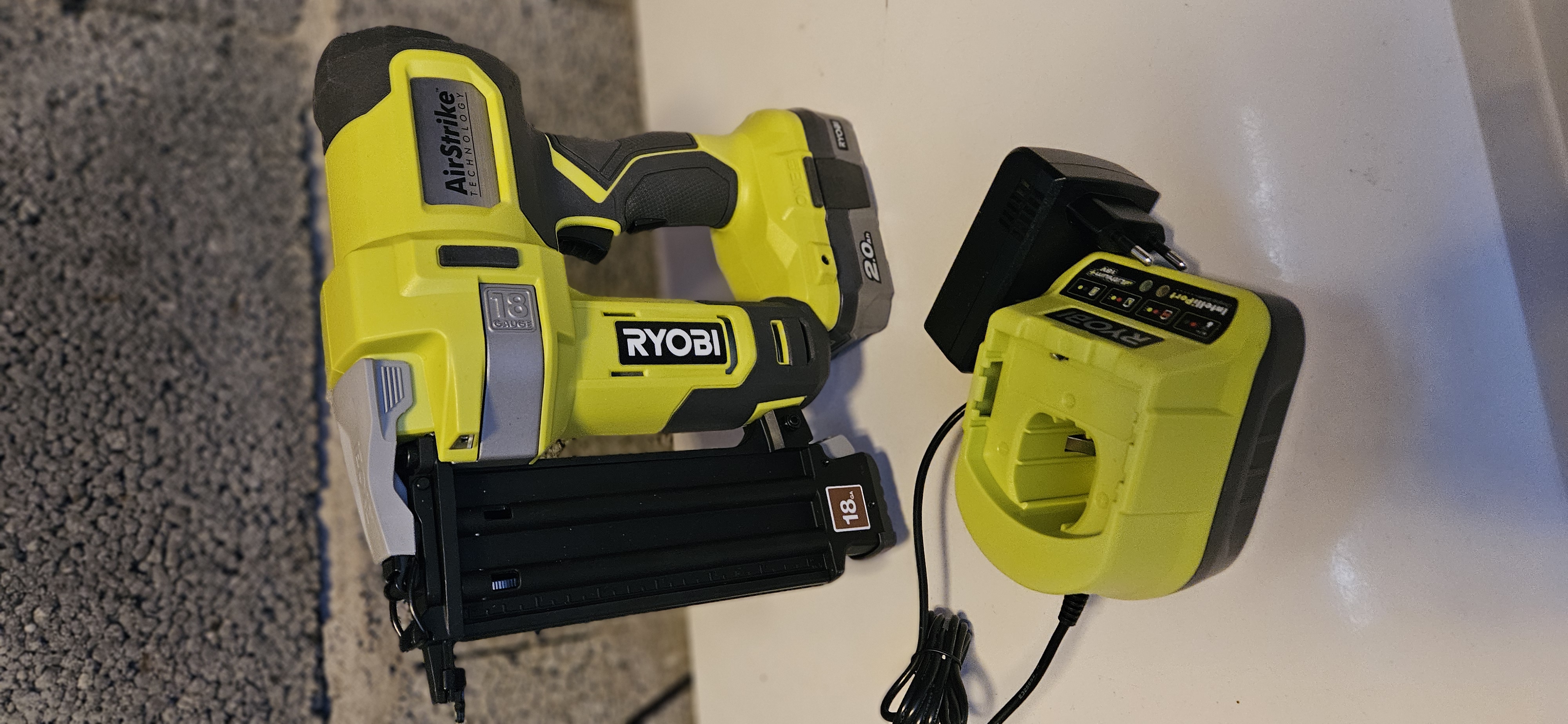  ryobi r18gn18 dykkertpistol med batteri og lader