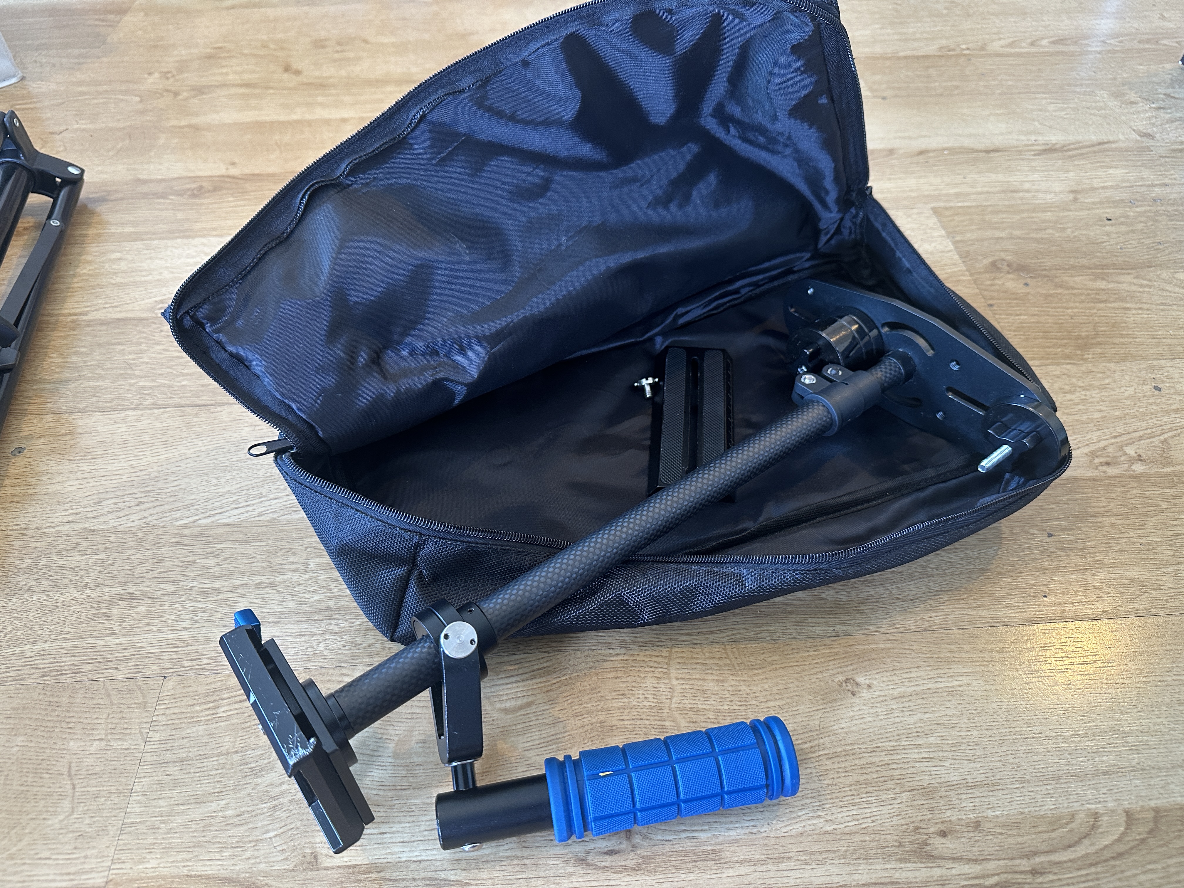 Neewer 60cm carbon fibre camera steadicam / stabiliser