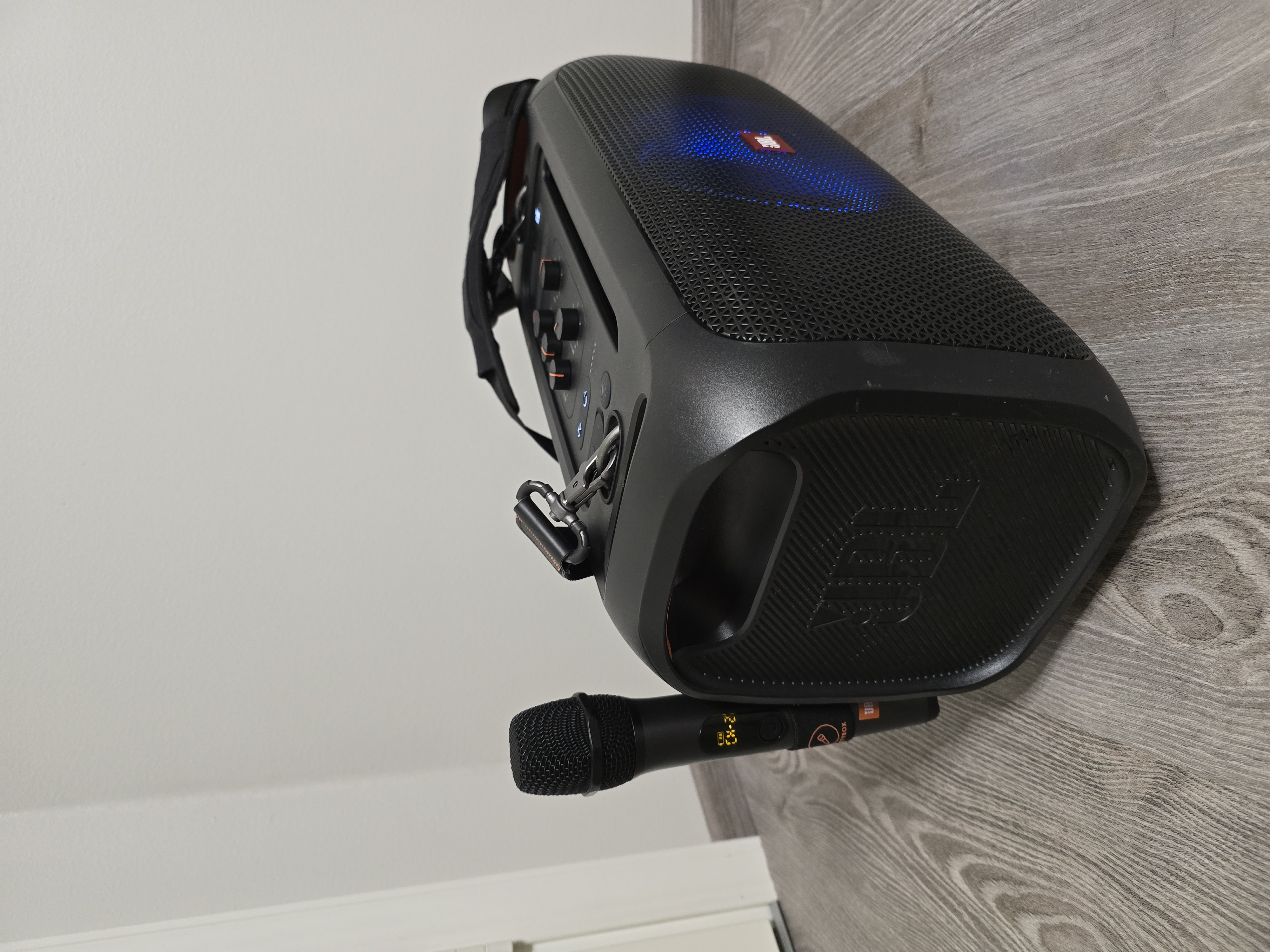 Jbl partybox on-the-go kaiutin