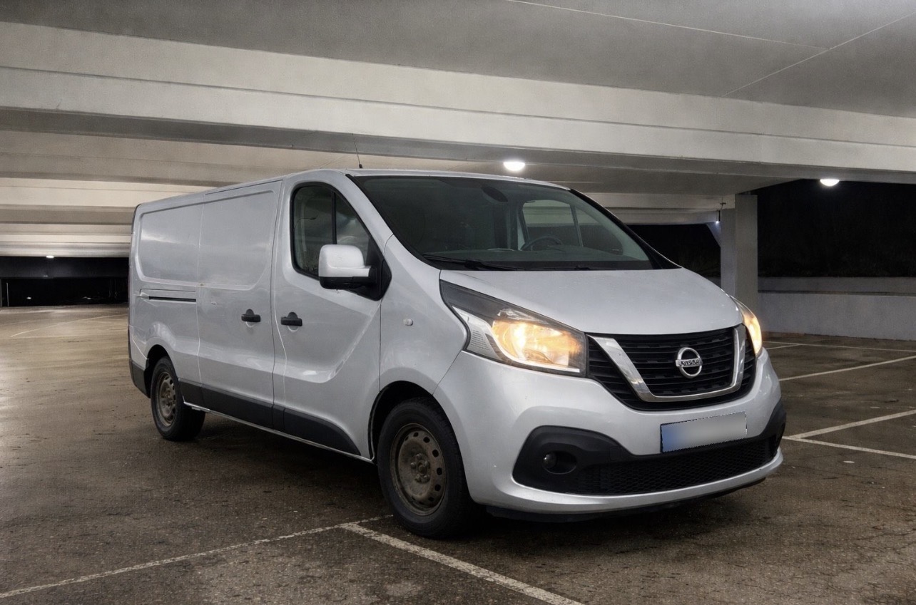 Skåpbil/flyttbil nissan nv300