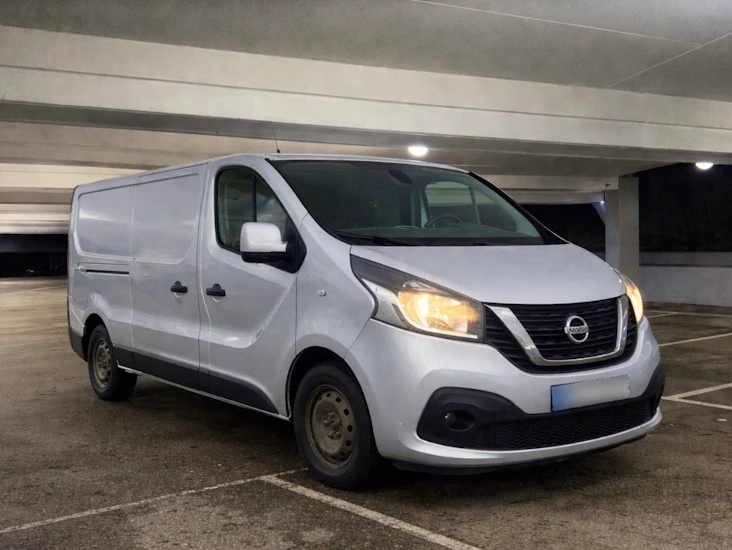 Skåpbil/flyttbil nissan nv300