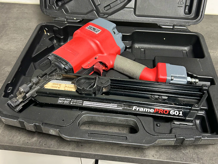 Spikpistol för 34° spik och spiklängd mellan 50-90 mm.