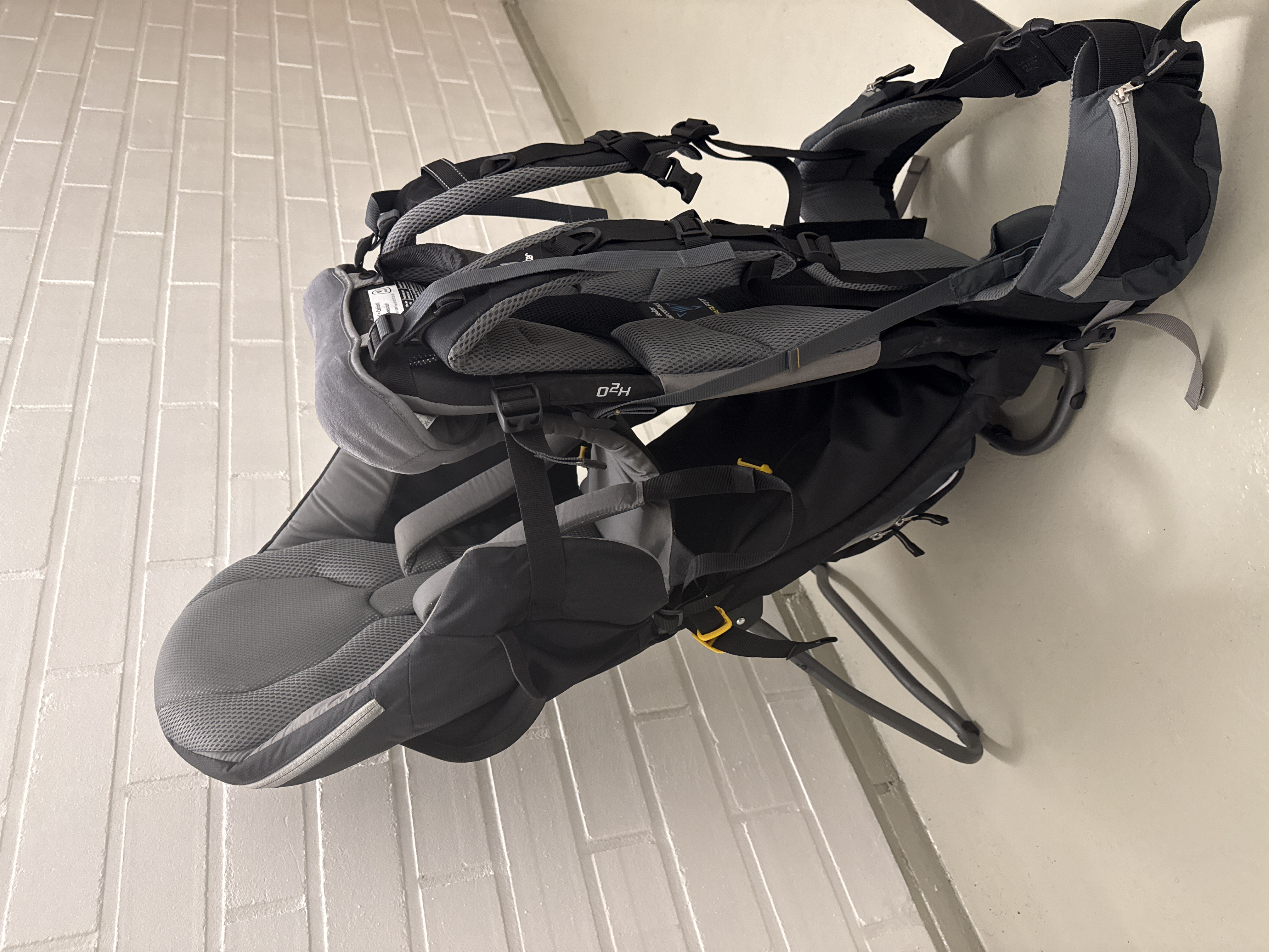 Deuter kid comfort 3 lasten kantorinkka