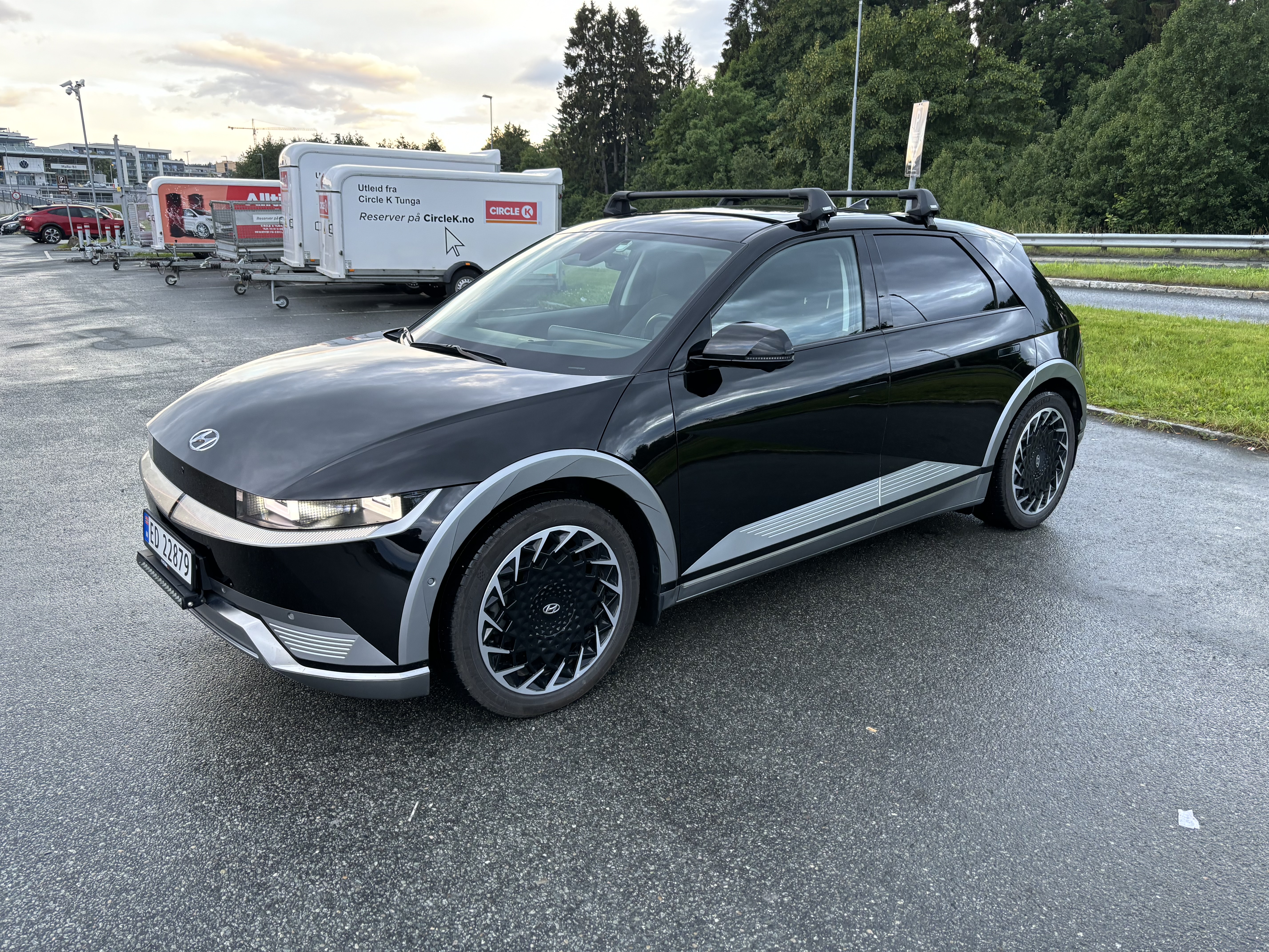 Hyundai ioniq 5 med krok og takboks 