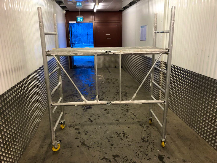 Akut rullställning bygg ställning