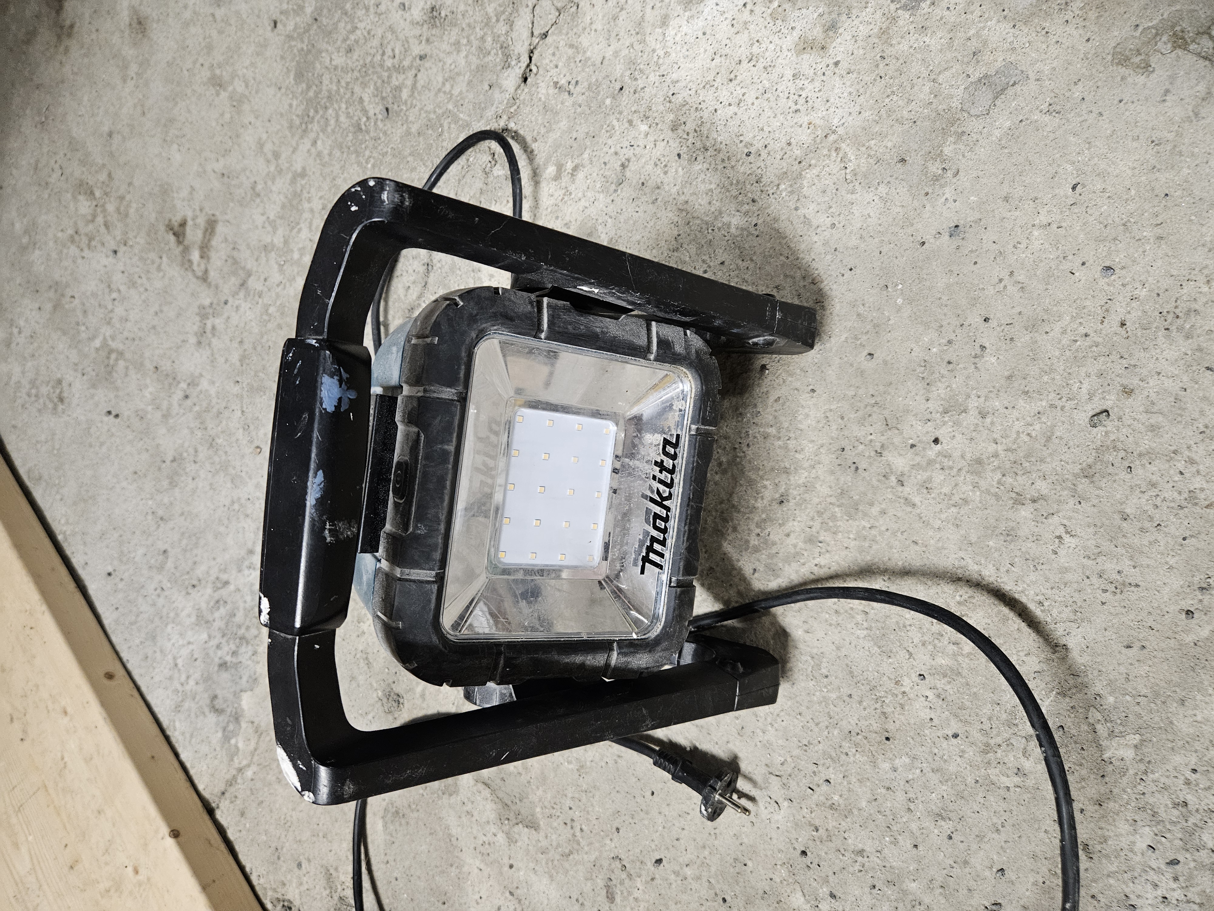Makita lykt led deadml805 18v/220v