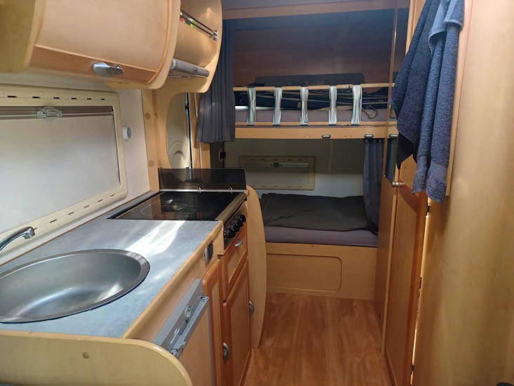 Husbil 5 personer på b-kort 7 sovplatser