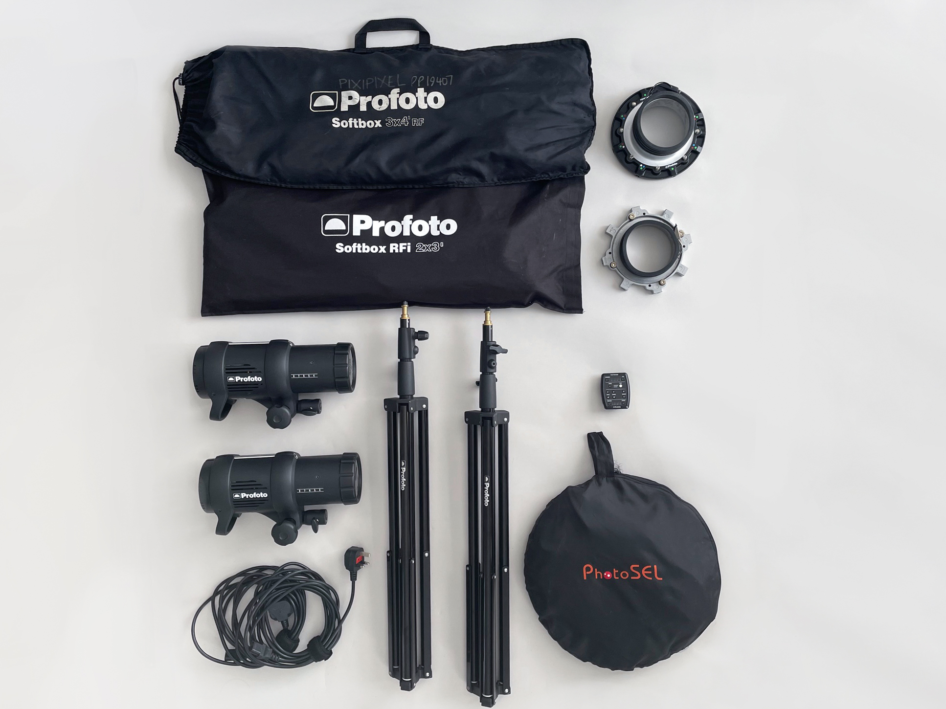 Portrait lighting kit – profoto d1 500 air lights, softbox & reflector