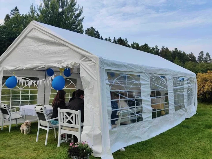 Partytält 4x8m - plats för ca 60st personer