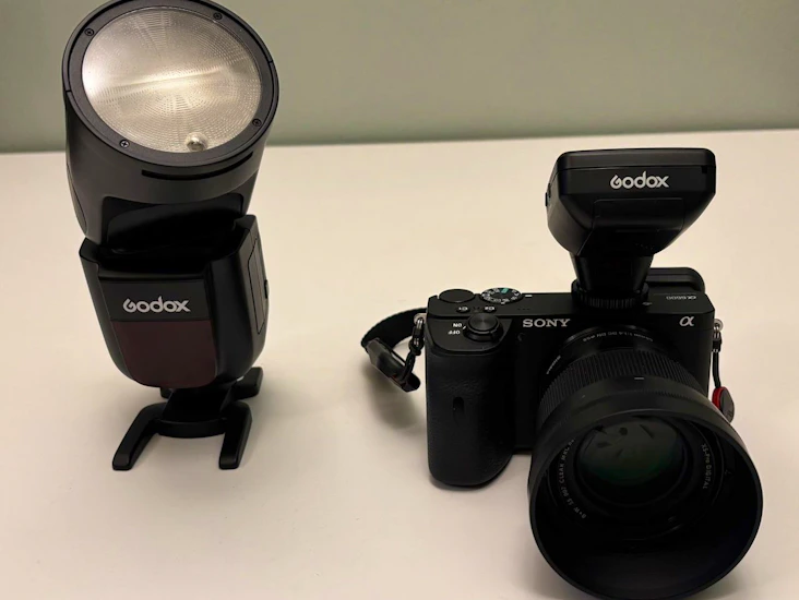 Godox v1 for sony – inkludert accessory kit og xpro trigger