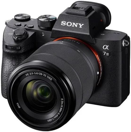 Sony a7 iii - lens fe 50mm f1.8 or fe 28-70 mm  f3.5-5.6