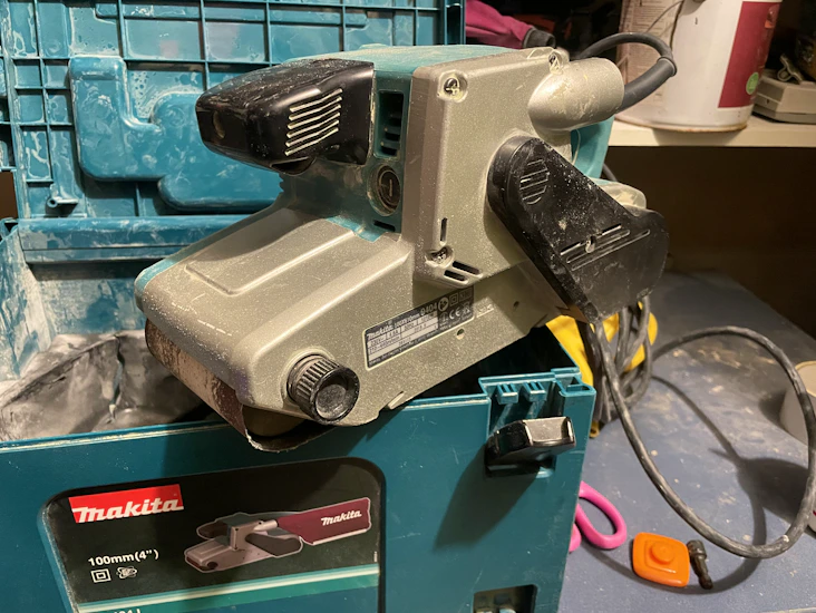Makita 9404 nauhahiomakone