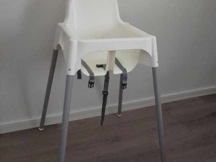 Syöttötuoli valjailla