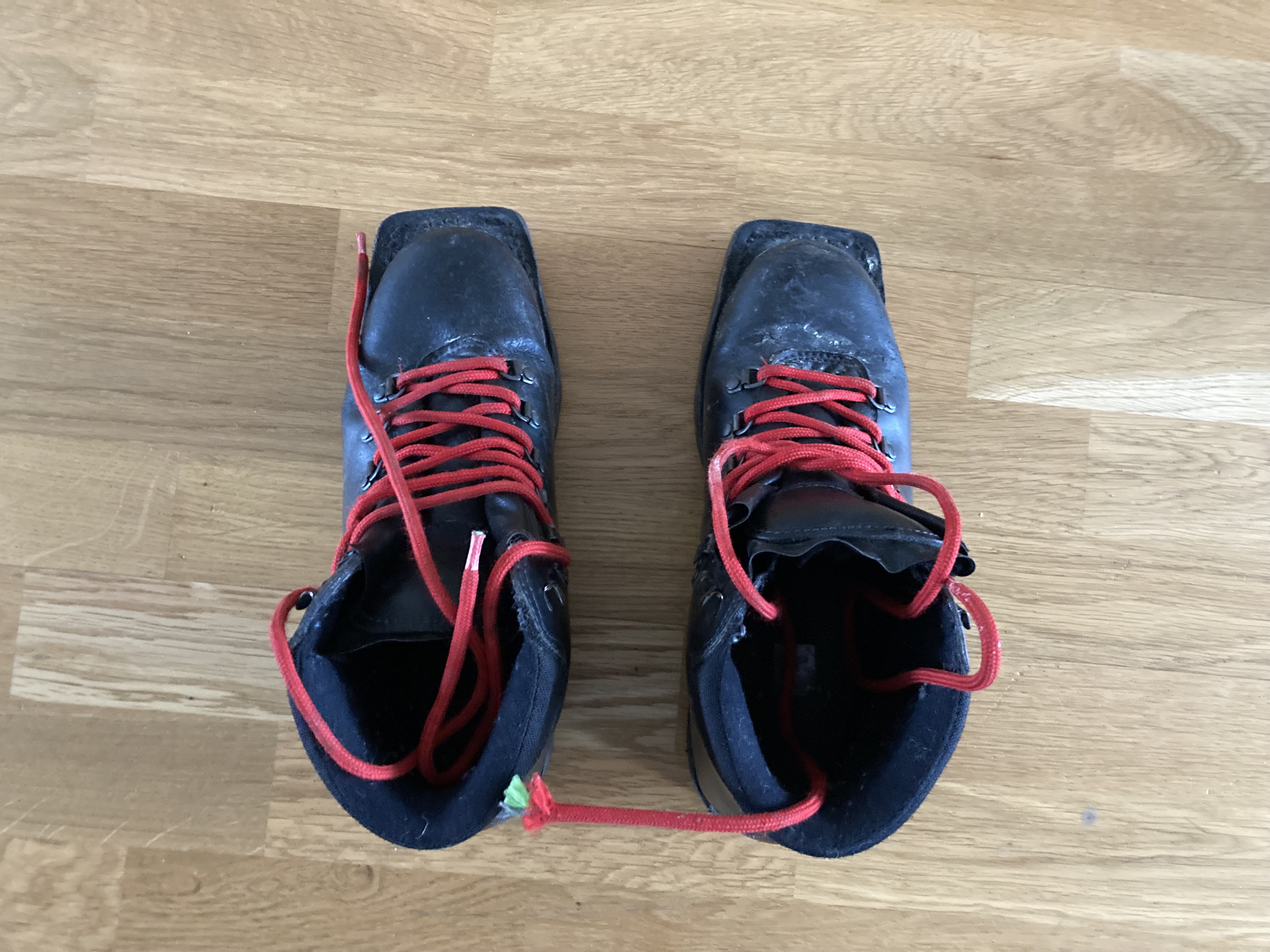 Lundhags skridskokängor