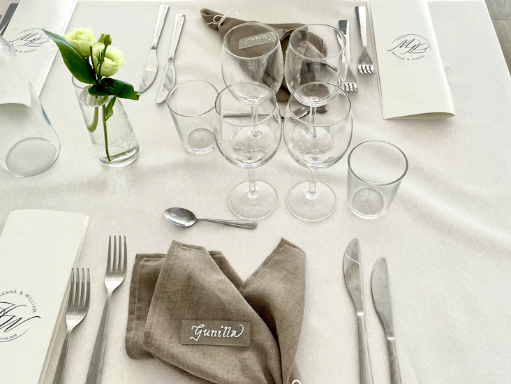 100st beiga servetter