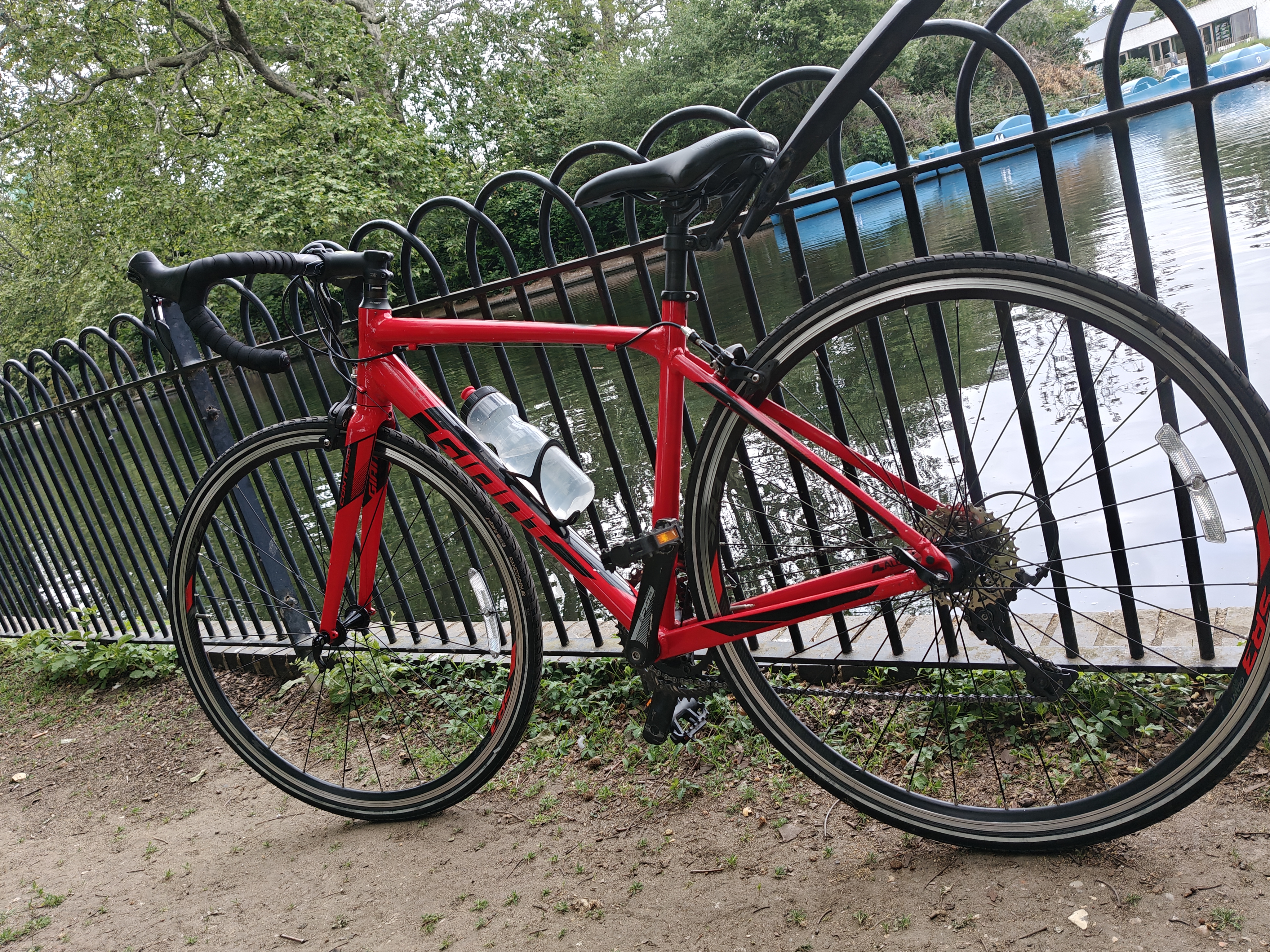 Giant contend 2 road bike