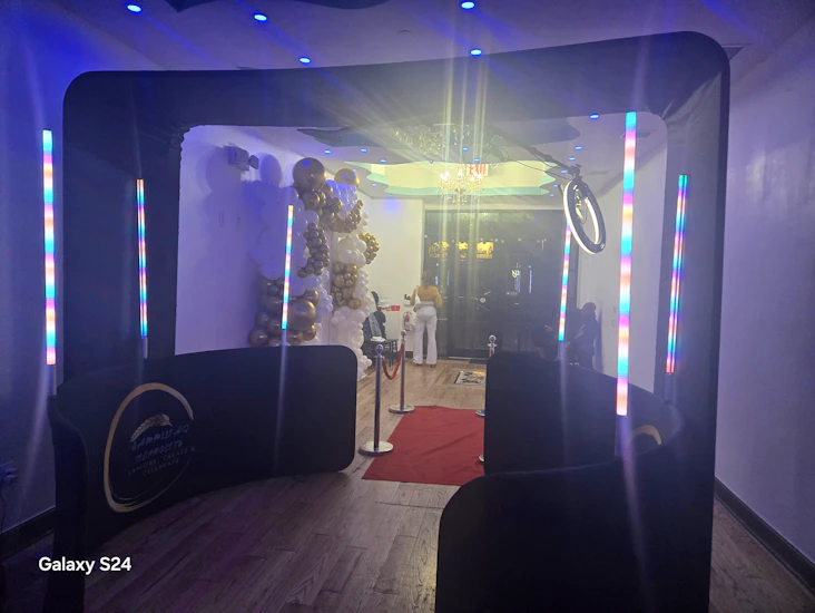 Overhead 360 photo/video booth for rental