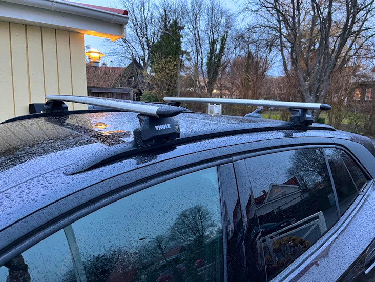 Thule evo takräcke, bla vw passat, id.4, id.7, audi q4, skoda elroq, enyaq mfl