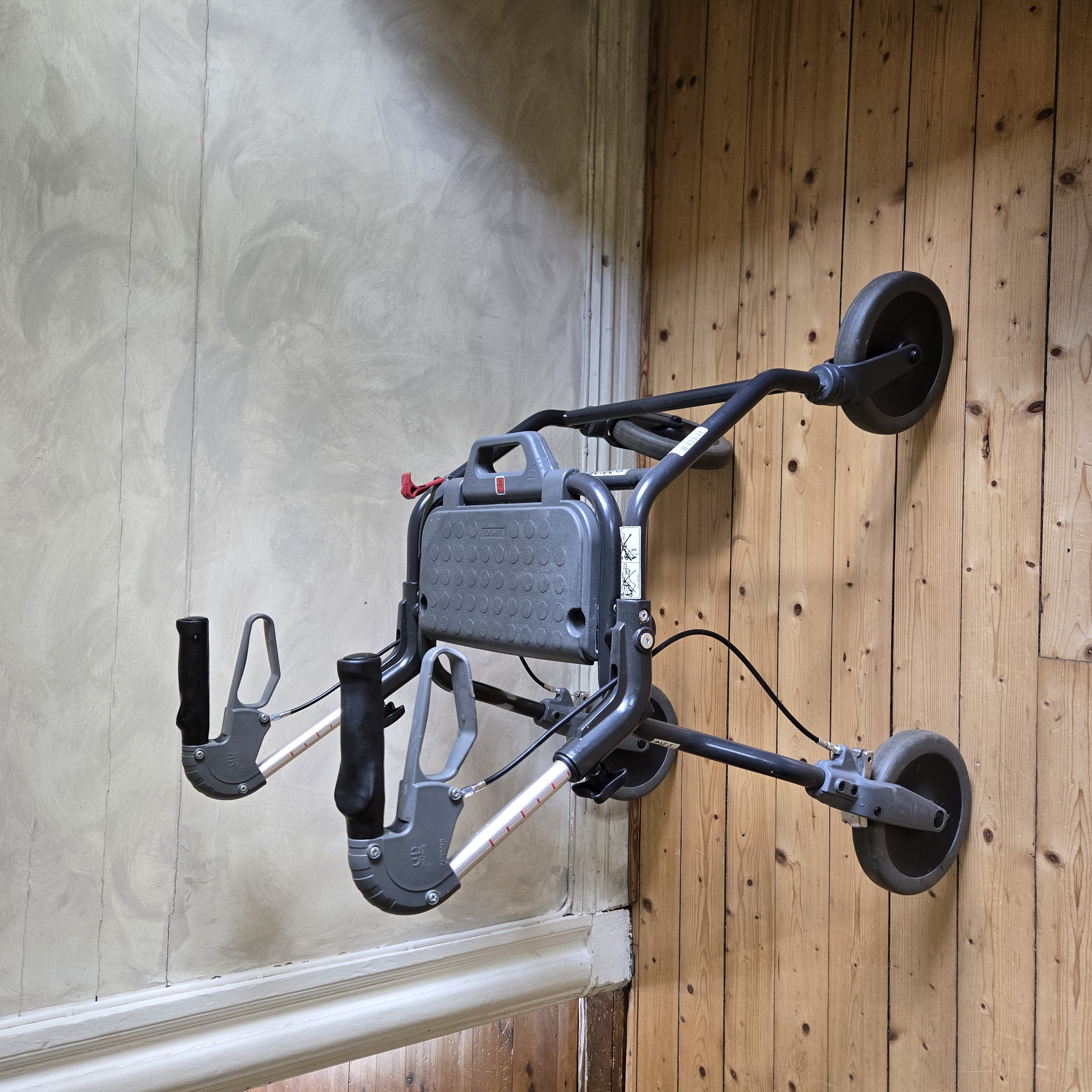 Stabil och lättkörd rollator dolomite futura 520