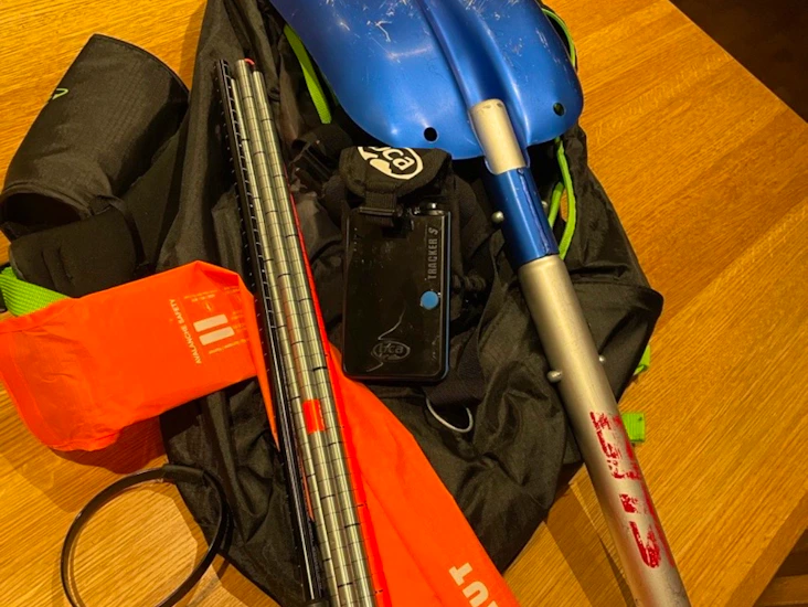 Tranciver, sond, spade & ryggsäck