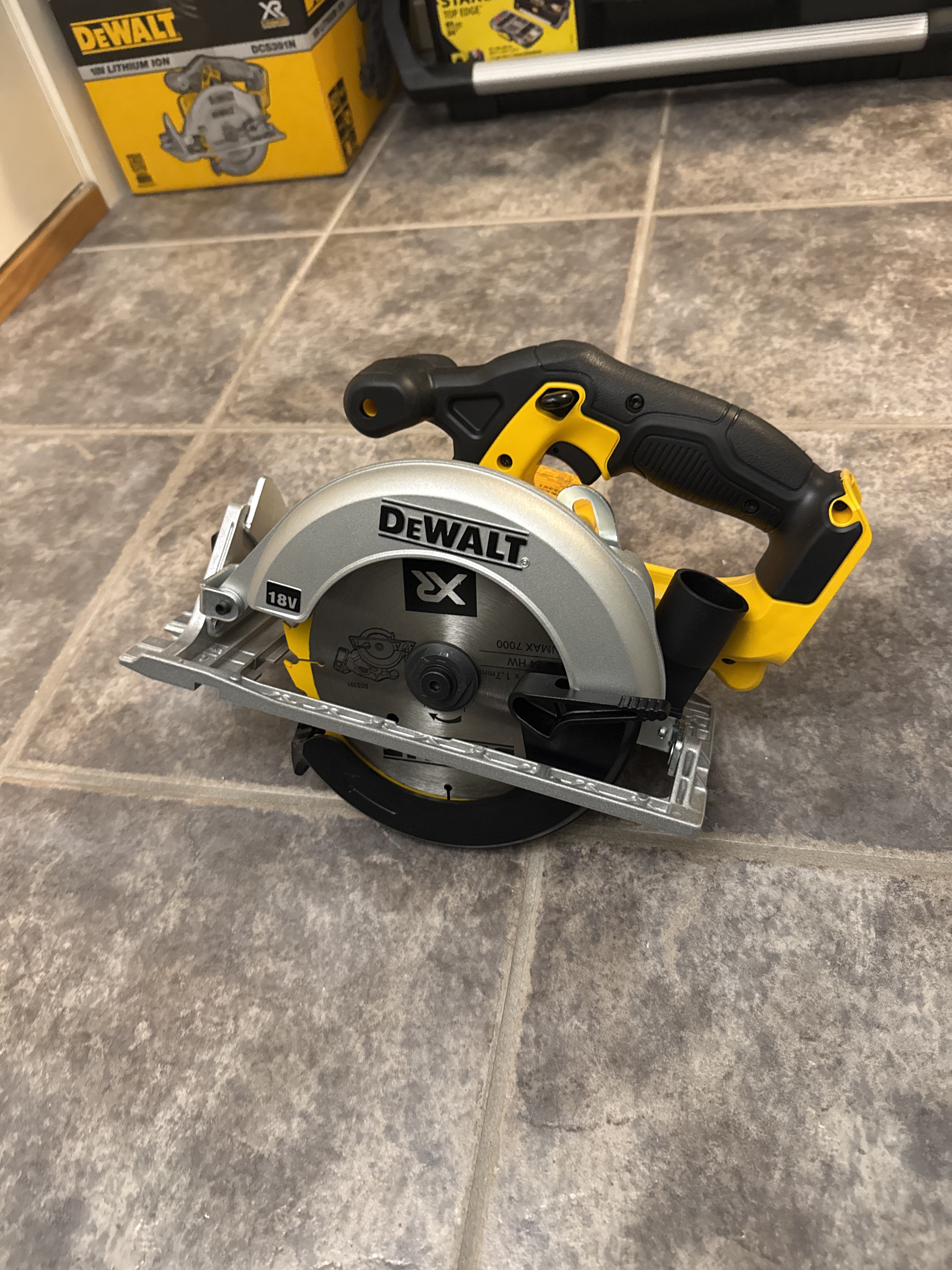 Dewalt xr 18v sirkelsag med batteri