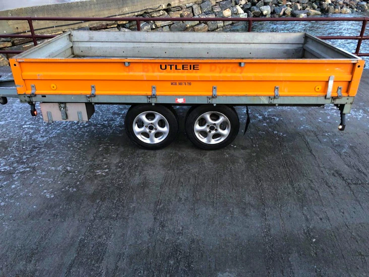 2 tonn varehenger til utleie