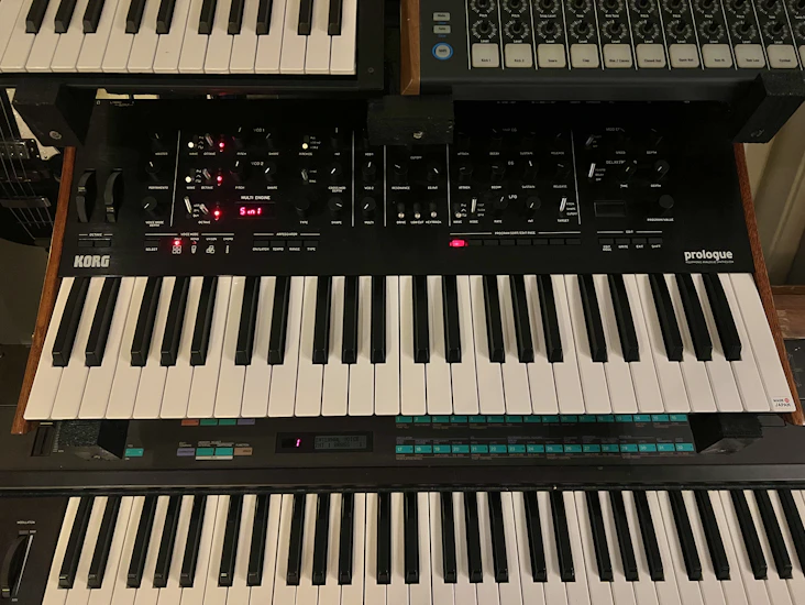 Korg prologue 8