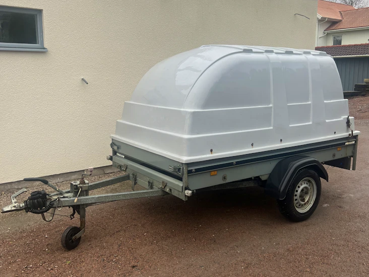 Släpvagn med kåpa 750kg - torslanda / hisingen (göteborg)