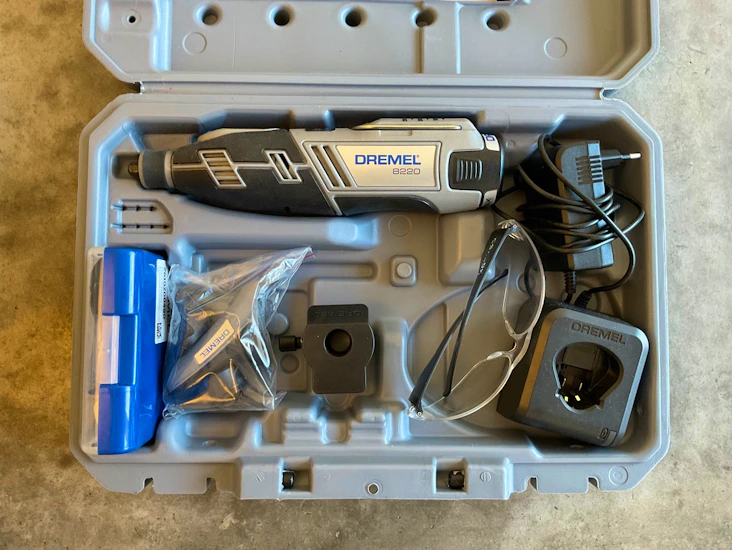 Dremel 8220 - multiverktyg