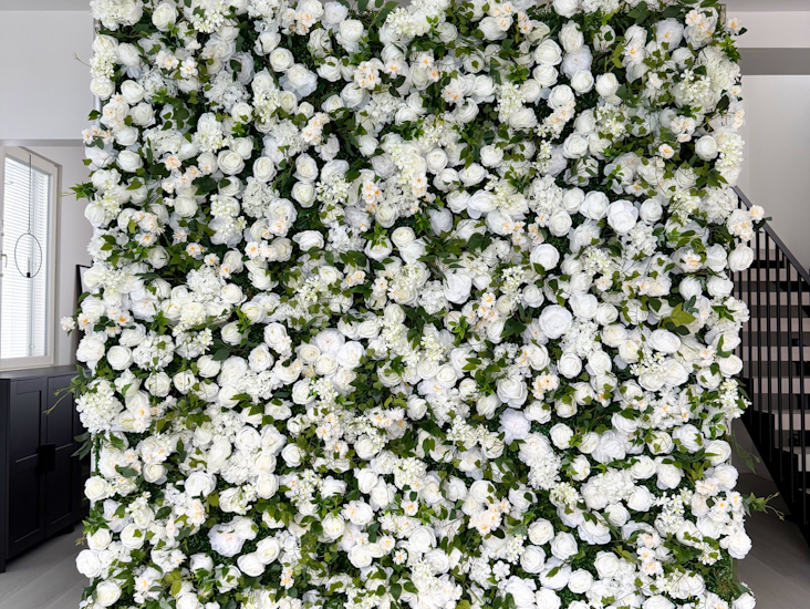 Vuokrataan iso näyttävä kukkaseinä 240 x 240 cm