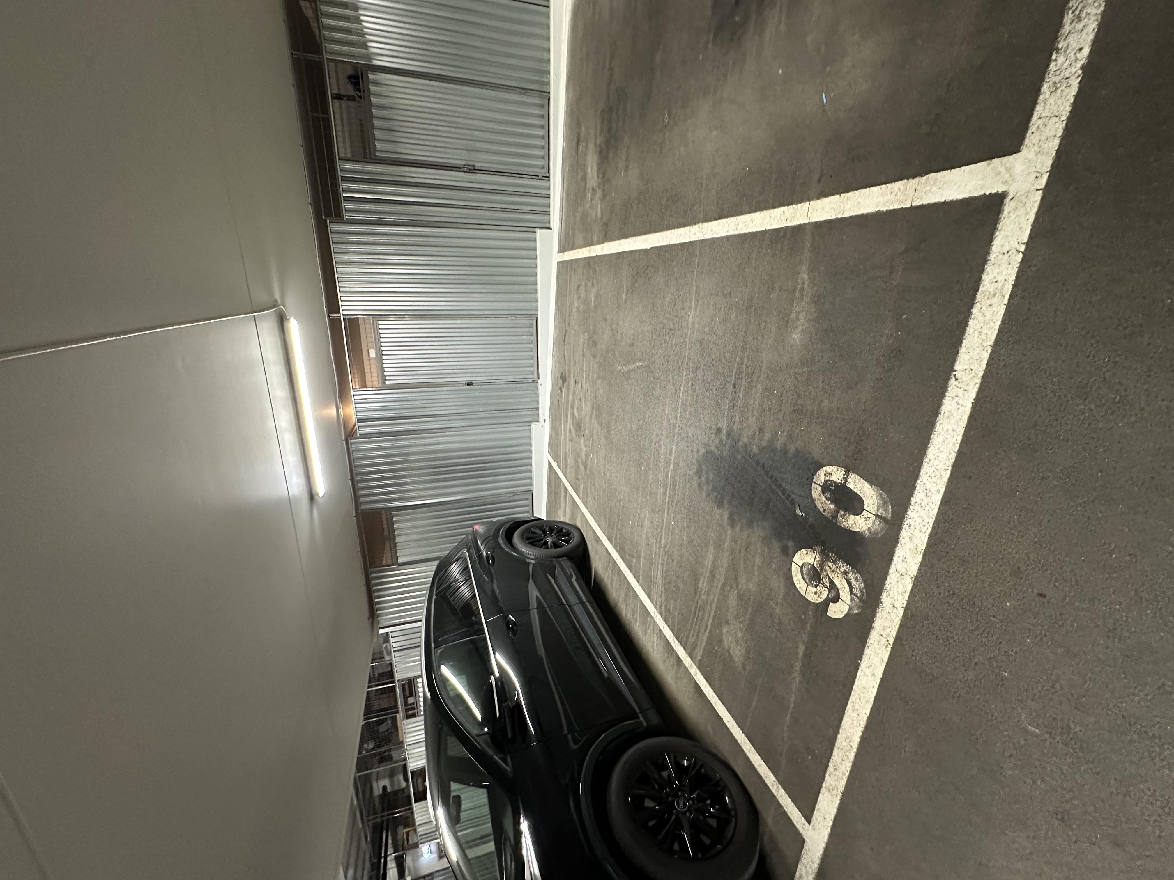 Parkering i oppvarmet og lukket garasje