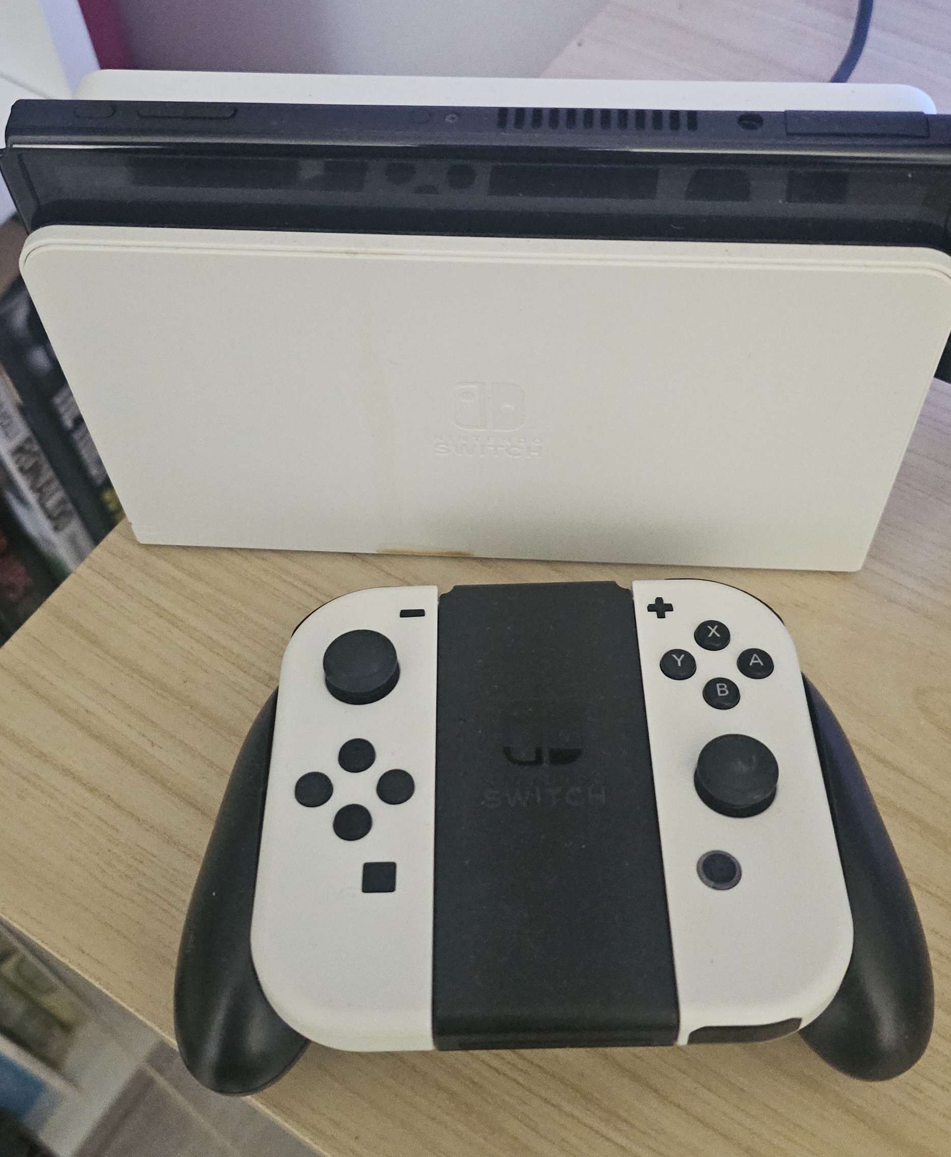 Nintendo switch oled model + mario cart deluxe 
