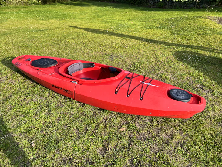 Delbar kajak för 1-2 personer. får plats i bilen!
