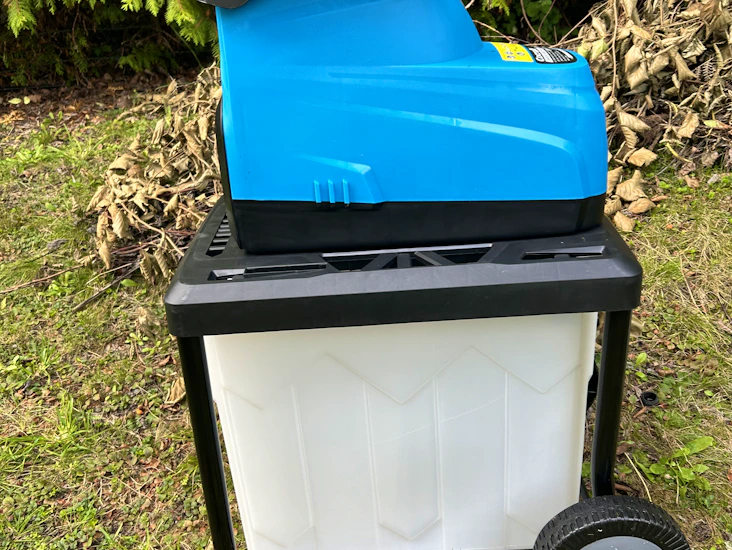 Kompostkvarn 2800w - 45 mm grenar - 60 liter behållare