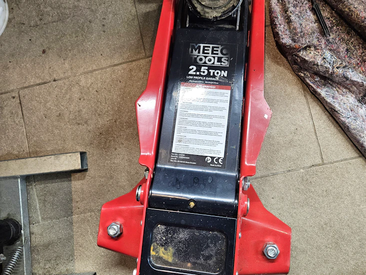 Stor jekk og 4 støttebukker