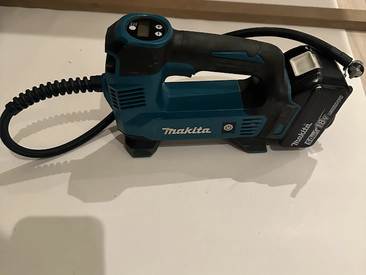 Makita kompressor 18v