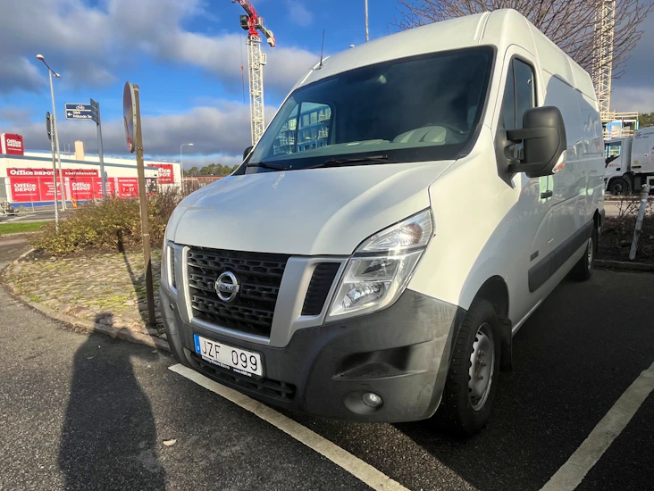 Nissan nv400