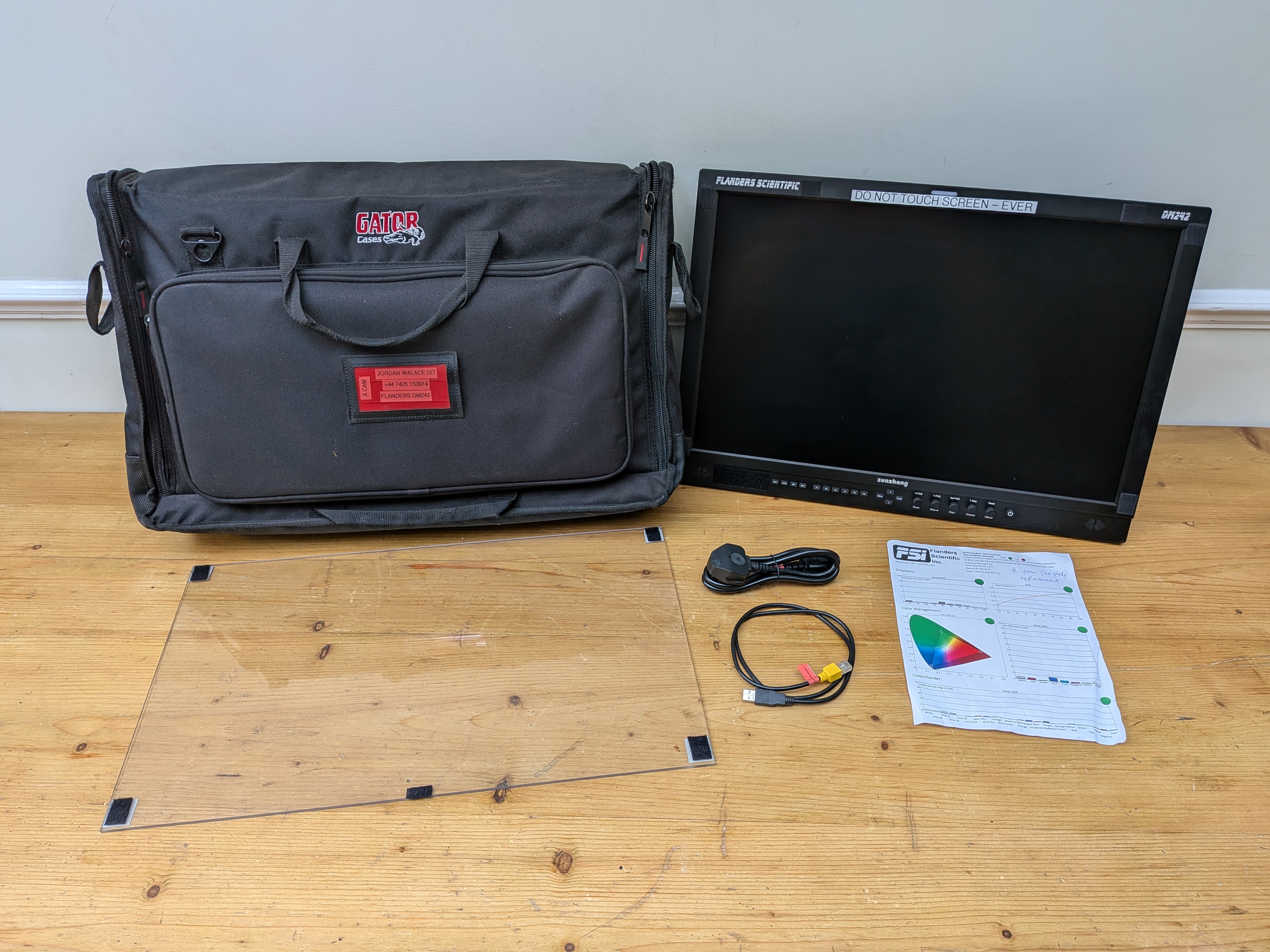 Flanders scientific dm242 10bit lcd 24" monitor