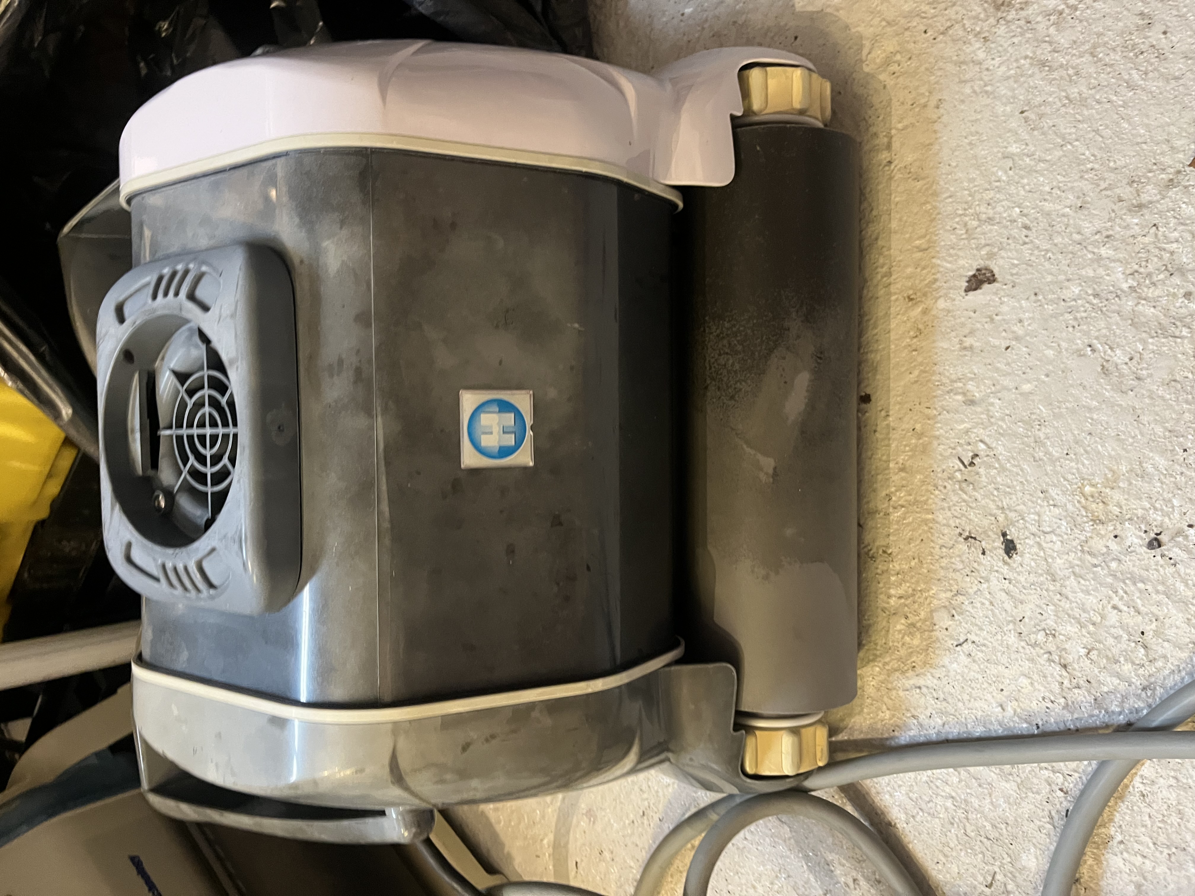 Hayward tigershark qc