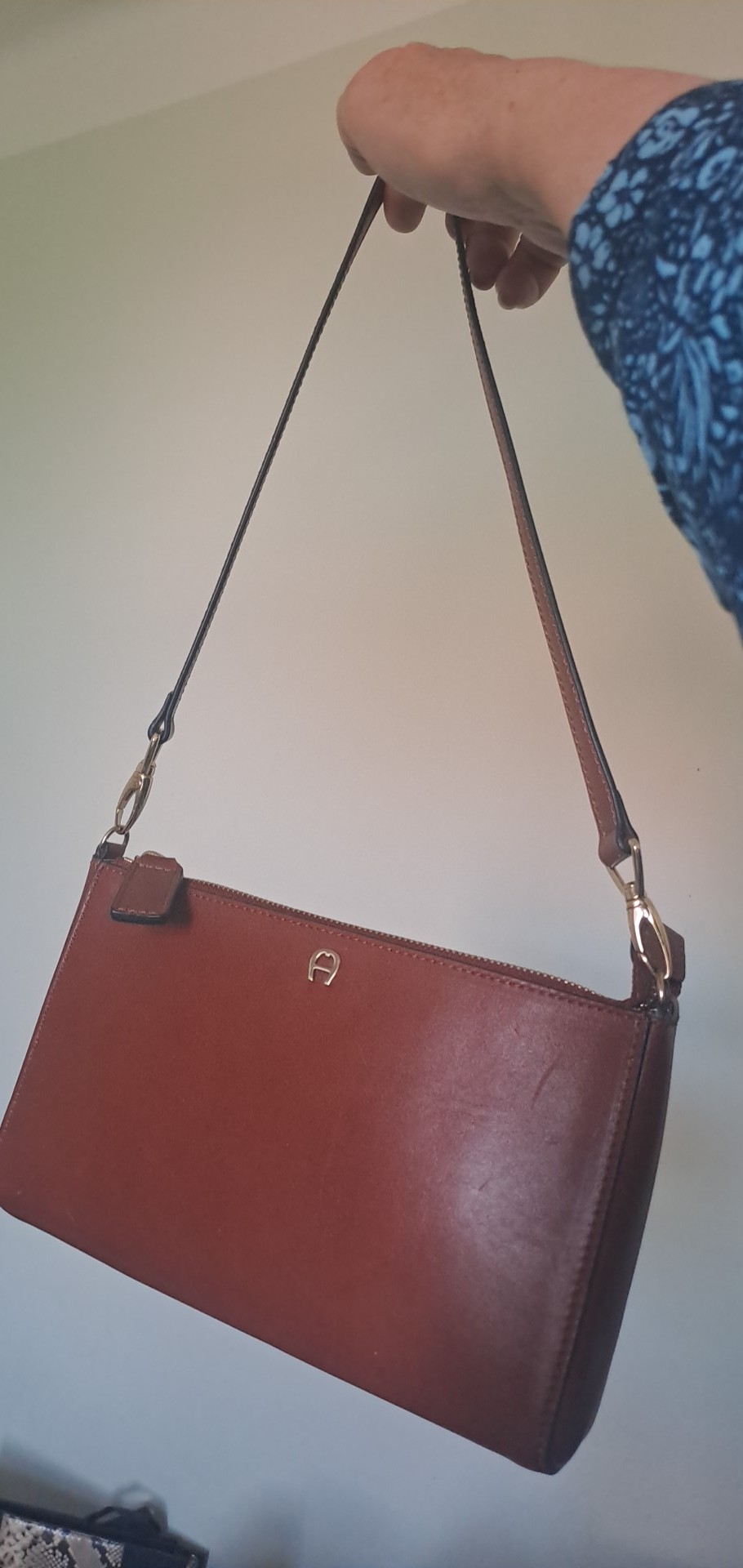 Aigner clutch juhlakäsilaukku