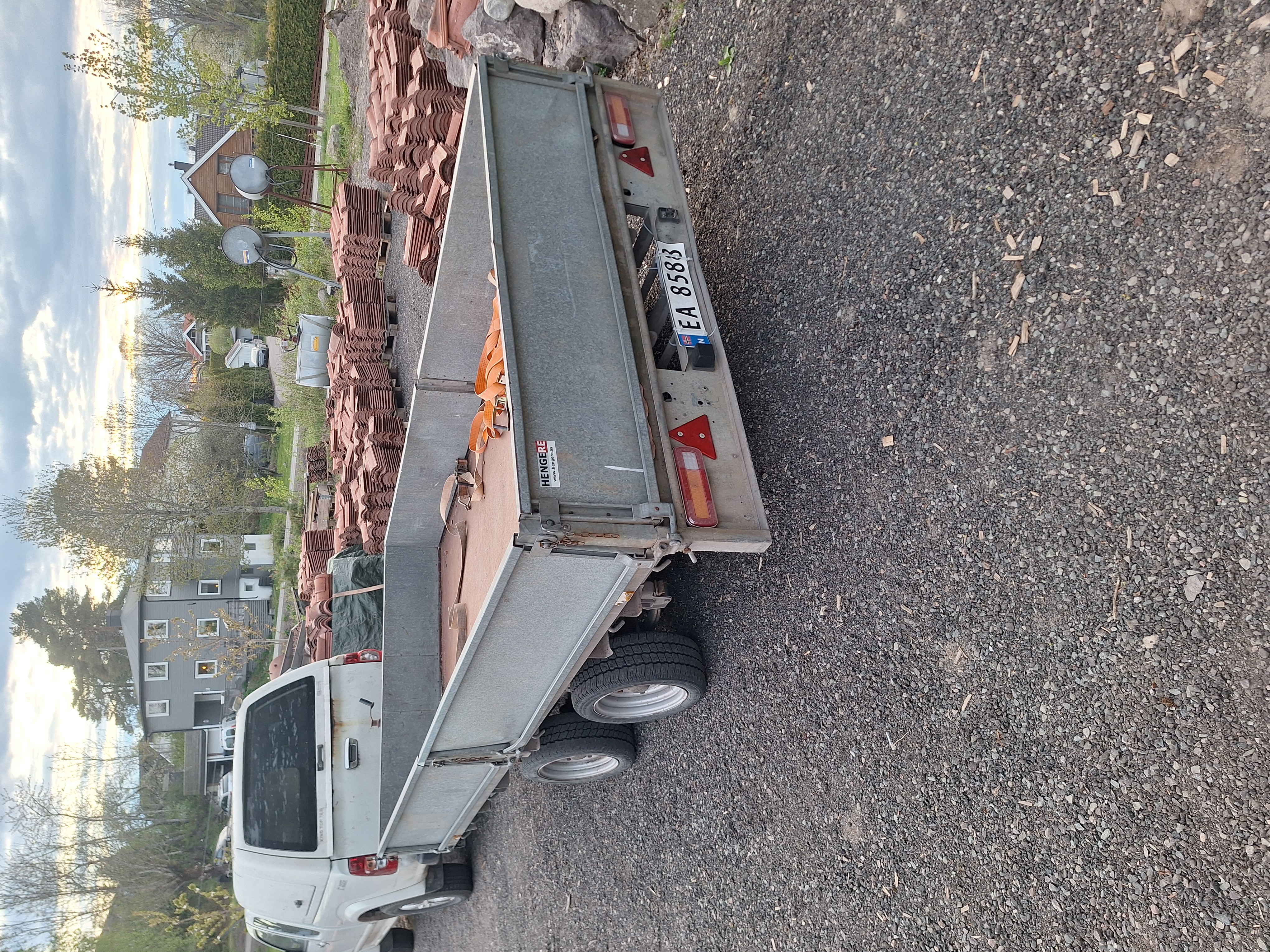 Stor og solid henger