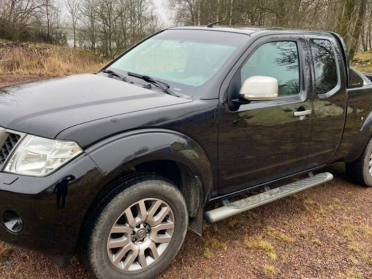Nissan navara dubbelhytt