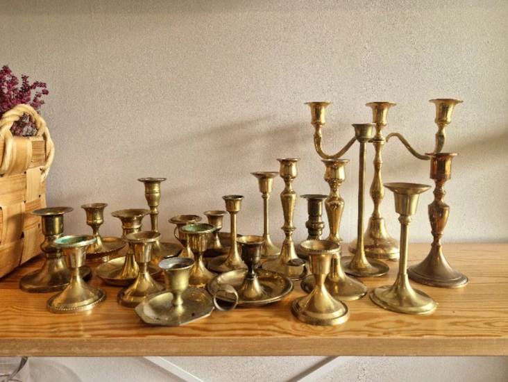 Messinkiset kynttilänjalat