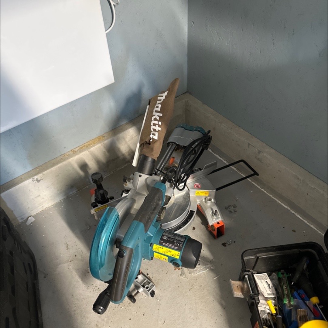 Makita kapp og gjærsag med stativ