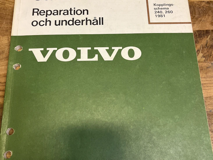 Volvo 240 original servicehandbok elschema