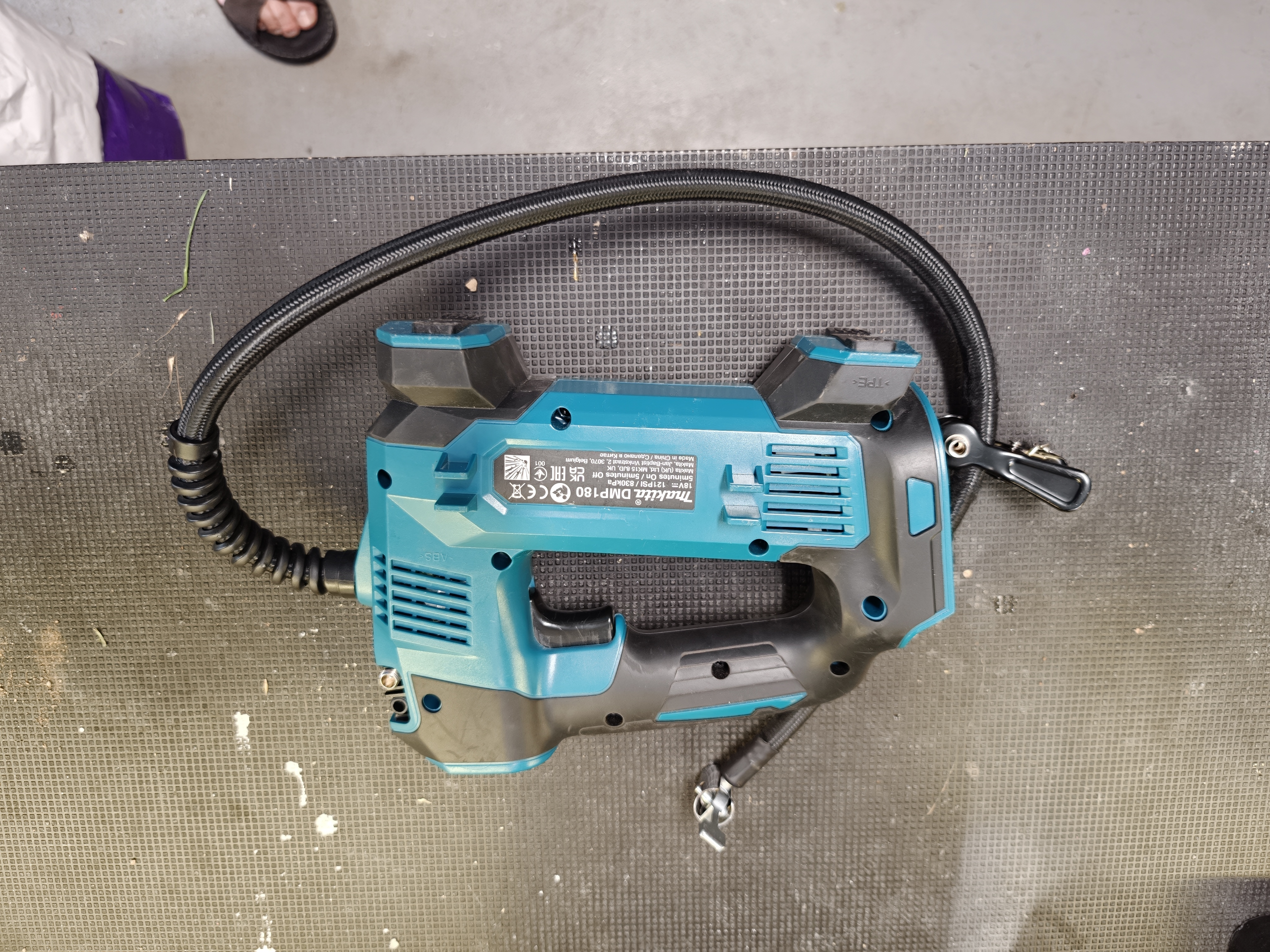 Akkukompressori makita dmp180