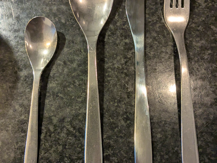 Bestick i stål 30 av varje, totalt 120 bestick