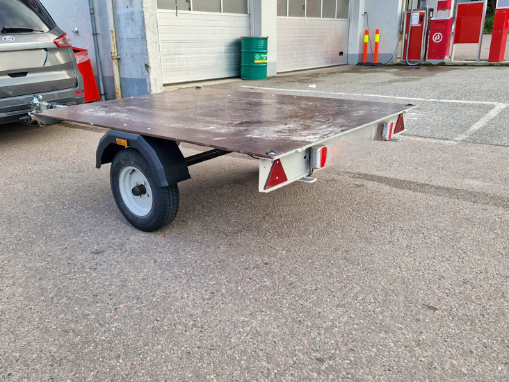 Tilhenger med langt hengerdrag