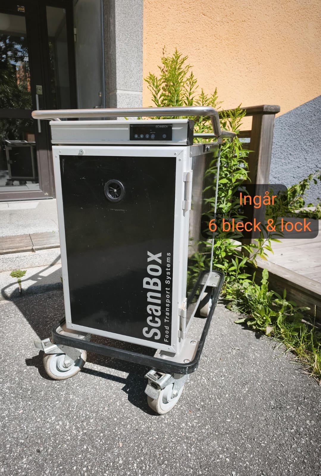 Värmeskåp inkl. kantin & lock (125 portioner)