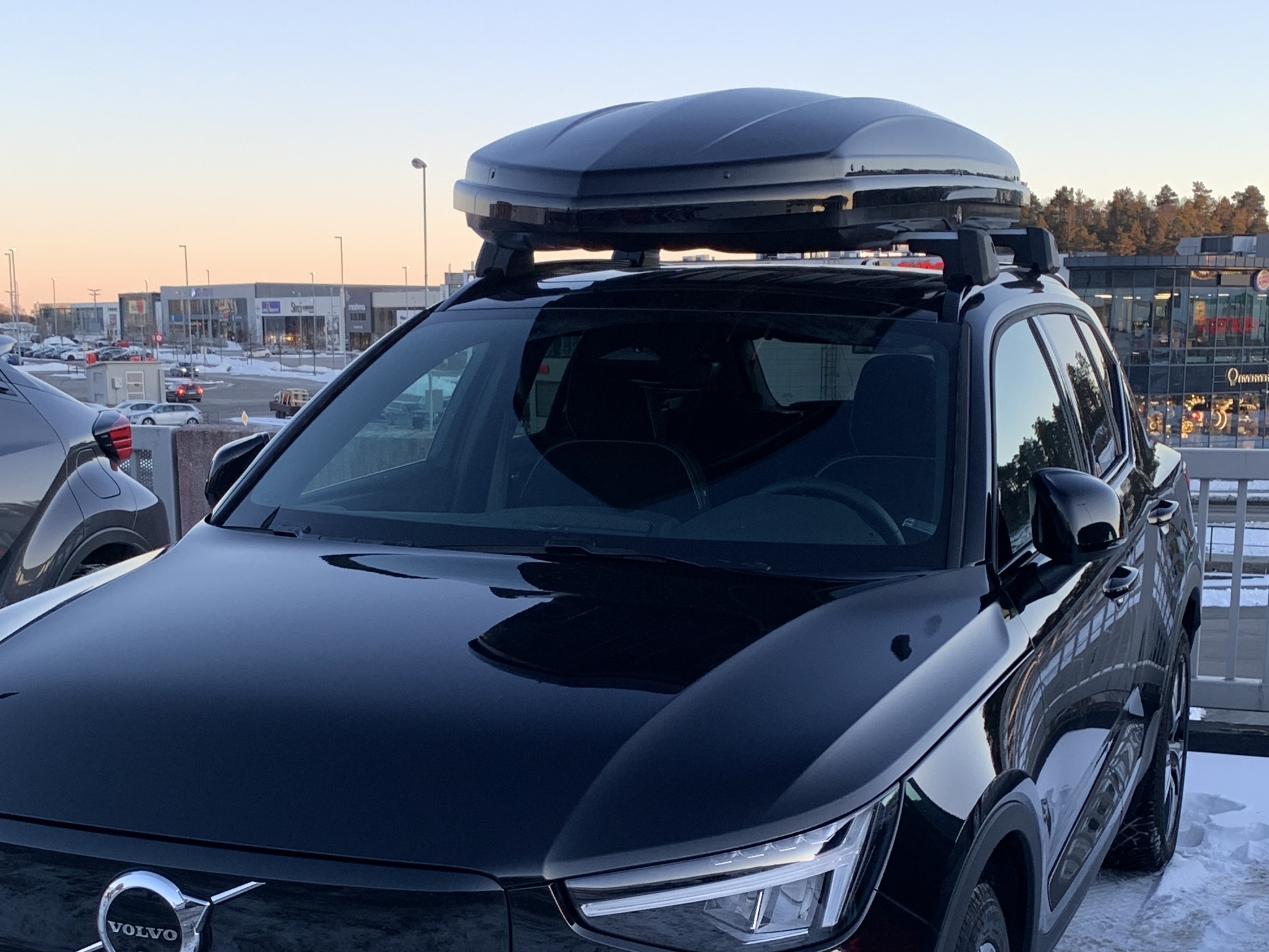 Thule takboks med thule wingbar